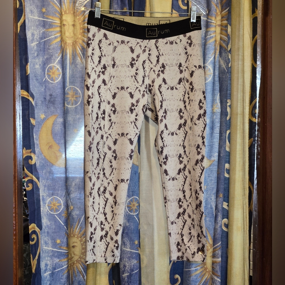 Aurum SnakeSkin Print Work Out Leggings Size Medium EUC